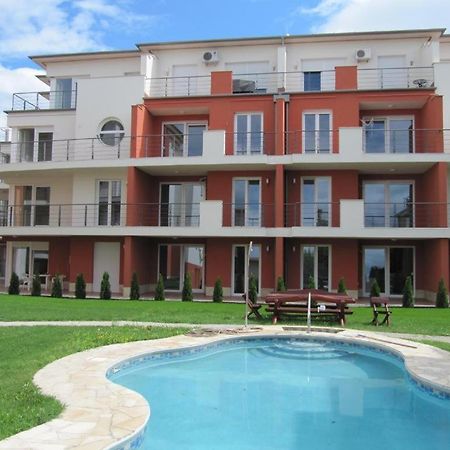שיופוק Goldenbeach Deluxe Apartment מראה חיצוני תמונה