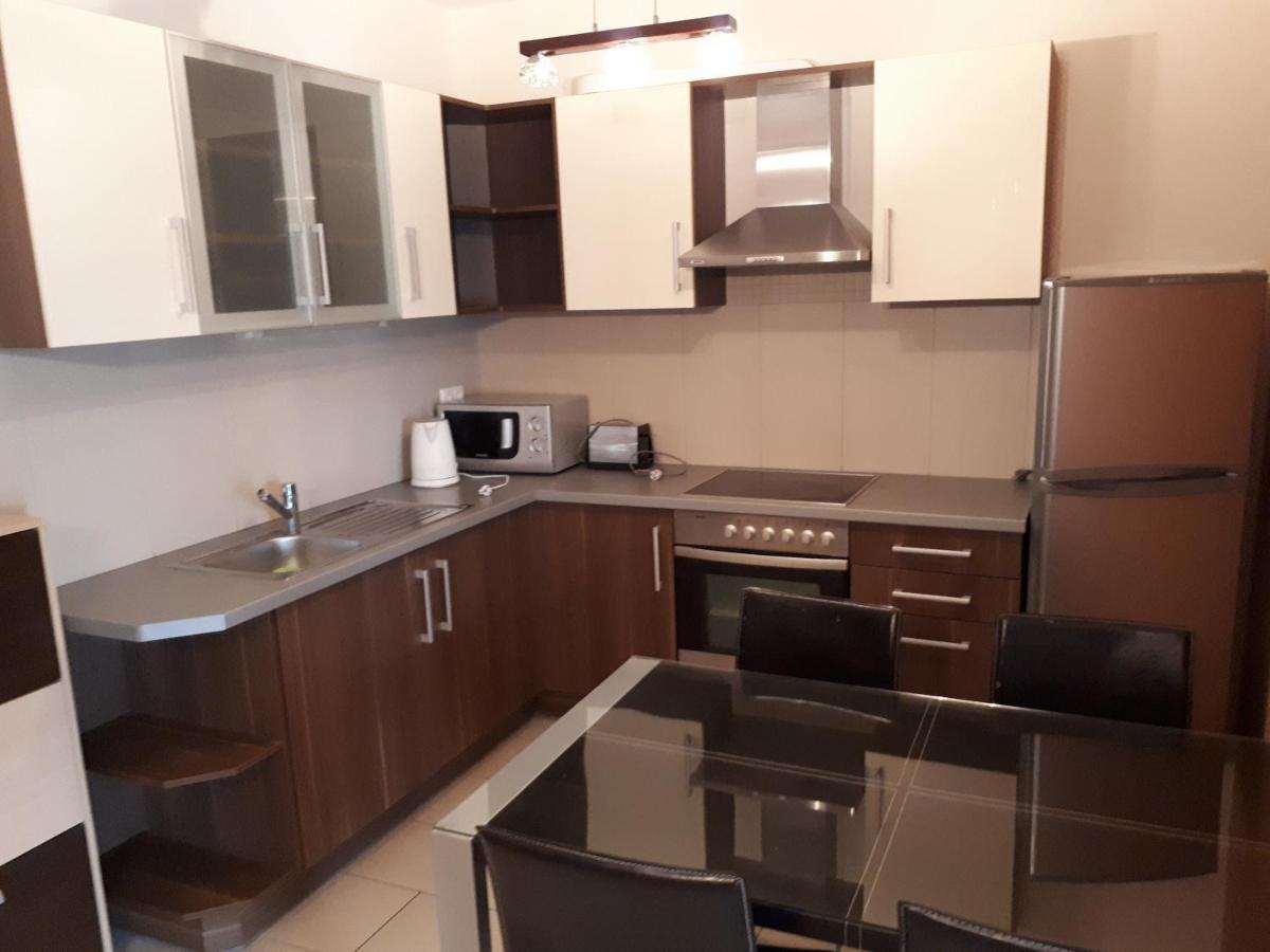 שיופוק Goldenbeach Deluxe Apartment מראה חיצוני תמונה