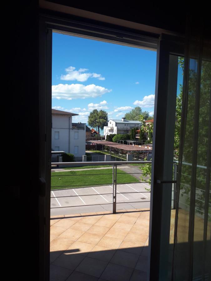 שיופוק Goldenbeach Deluxe Apartment מראה חיצוני תמונה