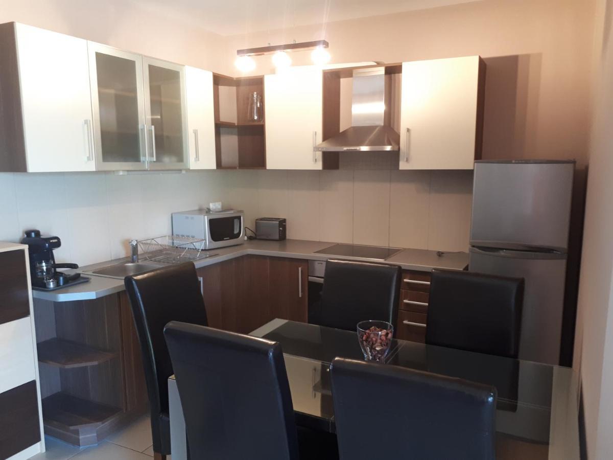 שיופוק Goldenbeach Deluxe Apartment מראה חיצוני תמונה