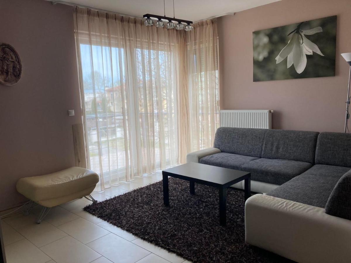 שיופוק Goldenbeach Deluxe Apartment מראה חיצוני תמונה